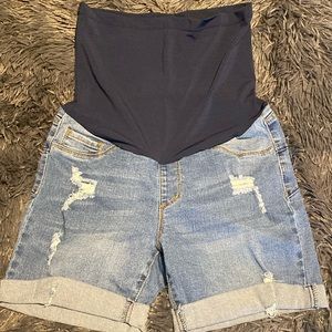 S.O.N.G. maternity shorts size small in a mid wash blue color denim